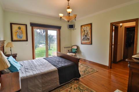 Quinta com 11.439 m², piscina coberta e 4 suítes - tranquilidade perto da cidade