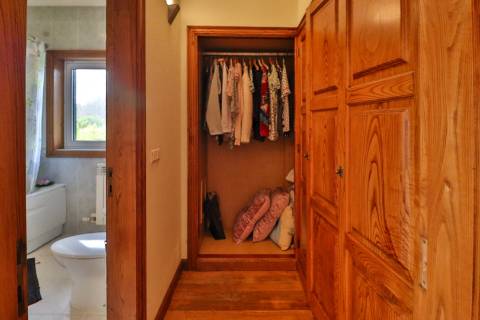 Quinta com 11.439 m², piscina coberta e 4 suítes - tranquilidade perto da cidade