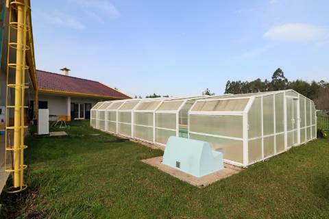 Quinta com 11.439 m², piscina coberta e 4 suítes - tranquilidade perto da cidade