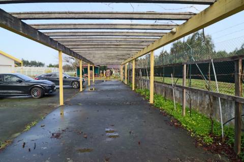 Quinta com 11.439 m², piscina coberta e 4 suítes - tranquilidade perto da cidade