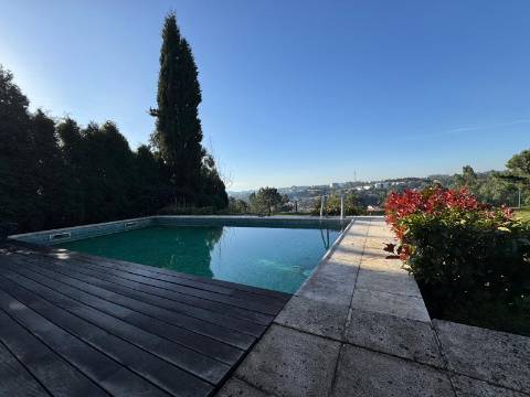 Moradia T4 com 4.200 m² de terreno, piscina e total privacidade em Águeda