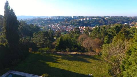 Moradia T4 com 4.200 m² de terreno, piscina e total privacidade em Águeda