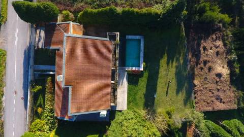 Moradia T4 com 4.200 m² de terreno, piscina e total privacidade em Águeda