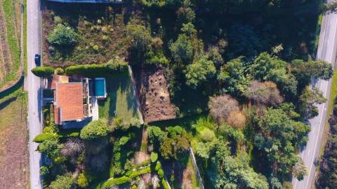 Moradia T4 com 4.200 m² de terreno, piscina e total privacidade em Águeda