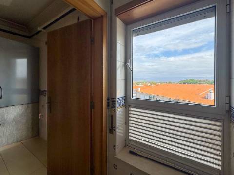 Apartamento T2 disponível para arrendamento em Recardães