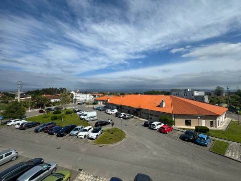 Apartamento T2 disponível para arrendamento em Recardães