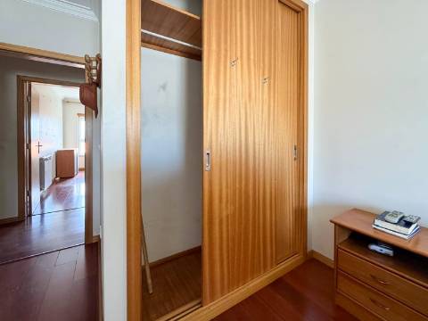 Apartamento T2 disponível para arrendamento em Recardães