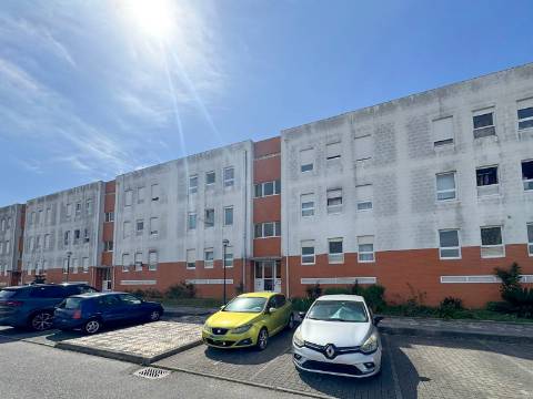 Apartamento T2 disponível para arrendamento em Recardães