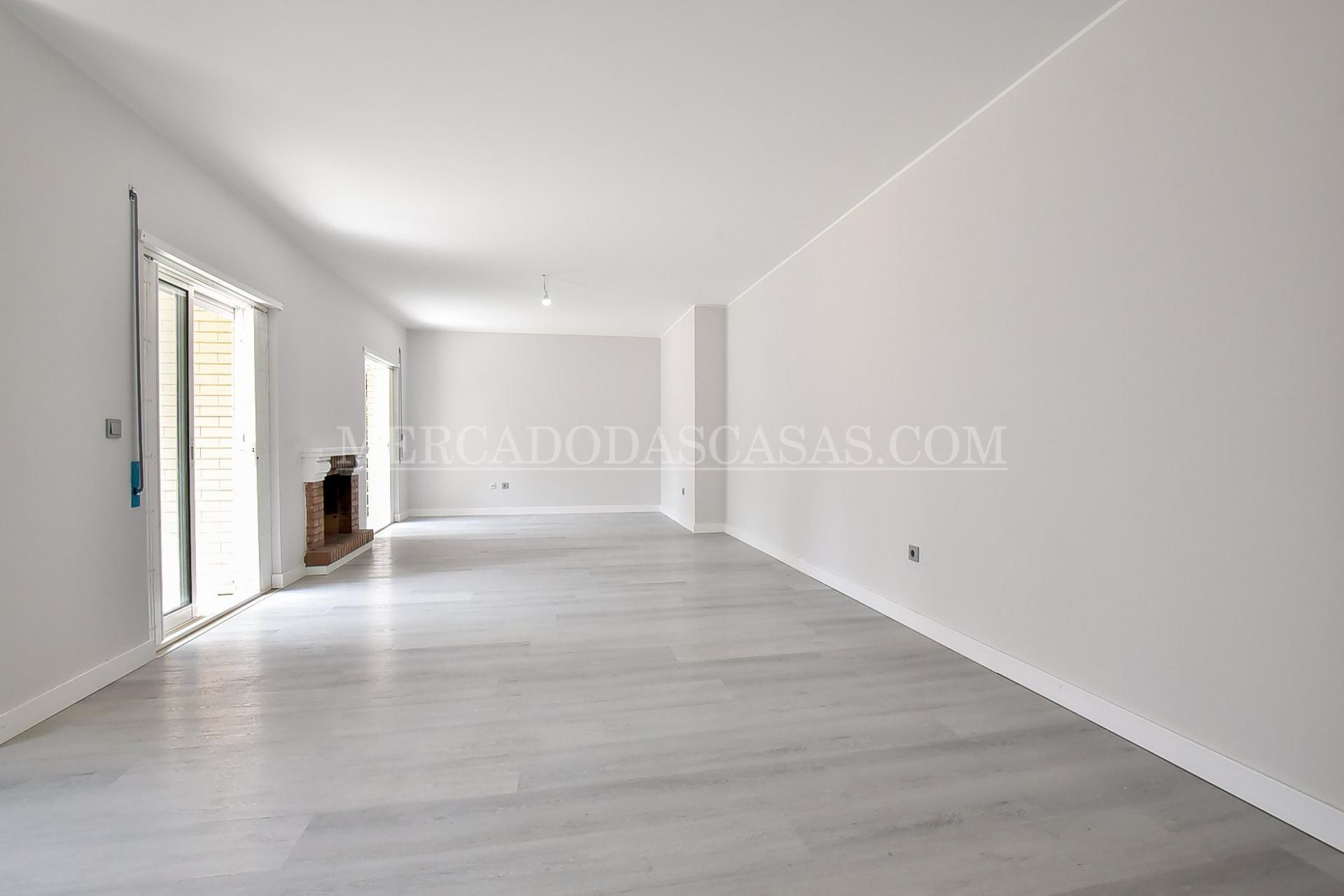 Apartamento T3, renovado, Rio Tinto