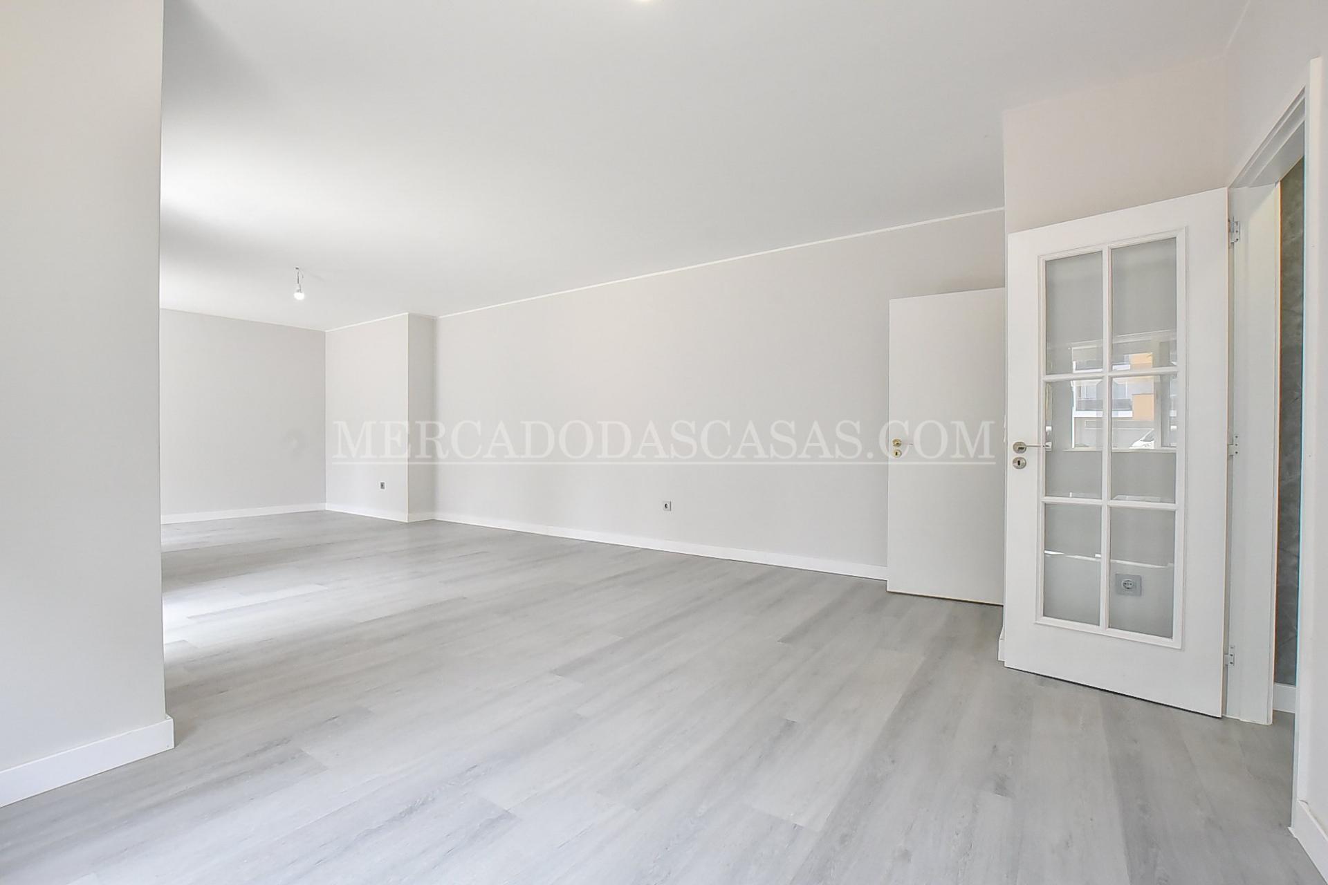 Apartamento T3, renovado, Rio Tinto