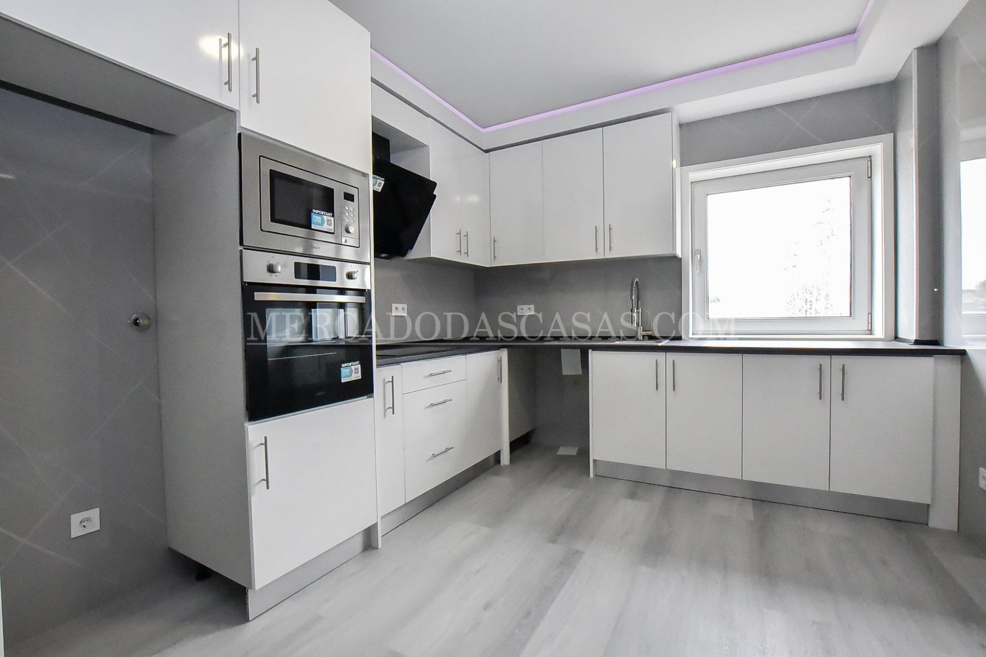 Apartamento T3 renovado, Esgueira, Aveiro