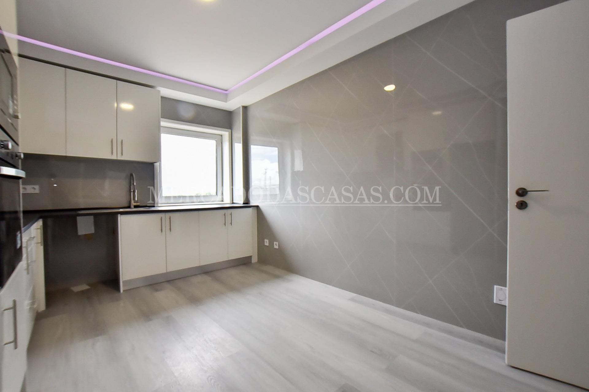 Apartamento T3 renovado, Esgueira, Aveiro