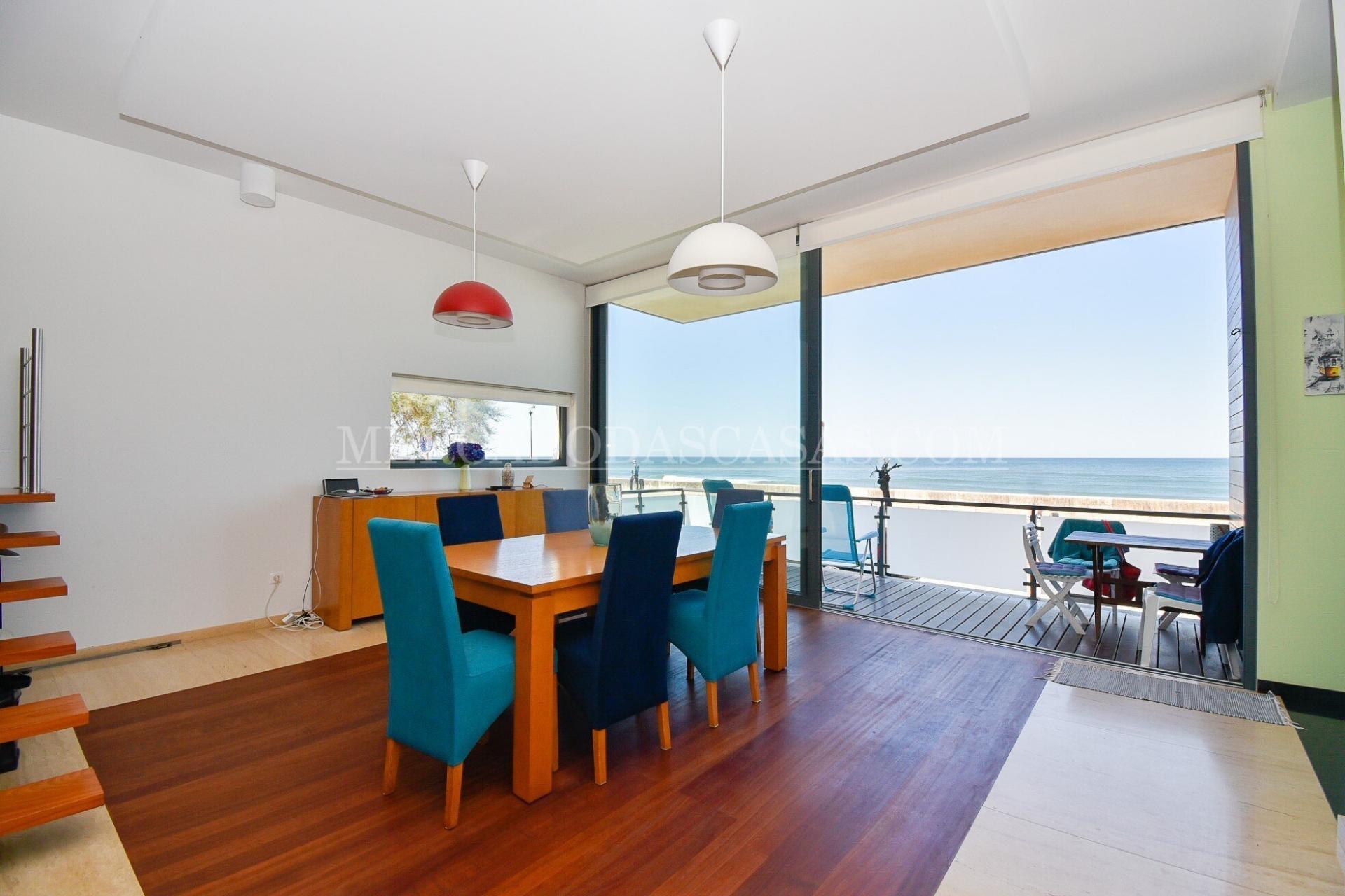 Moradia T3 Térrea com Vista Mar Incrível – Frente Mar