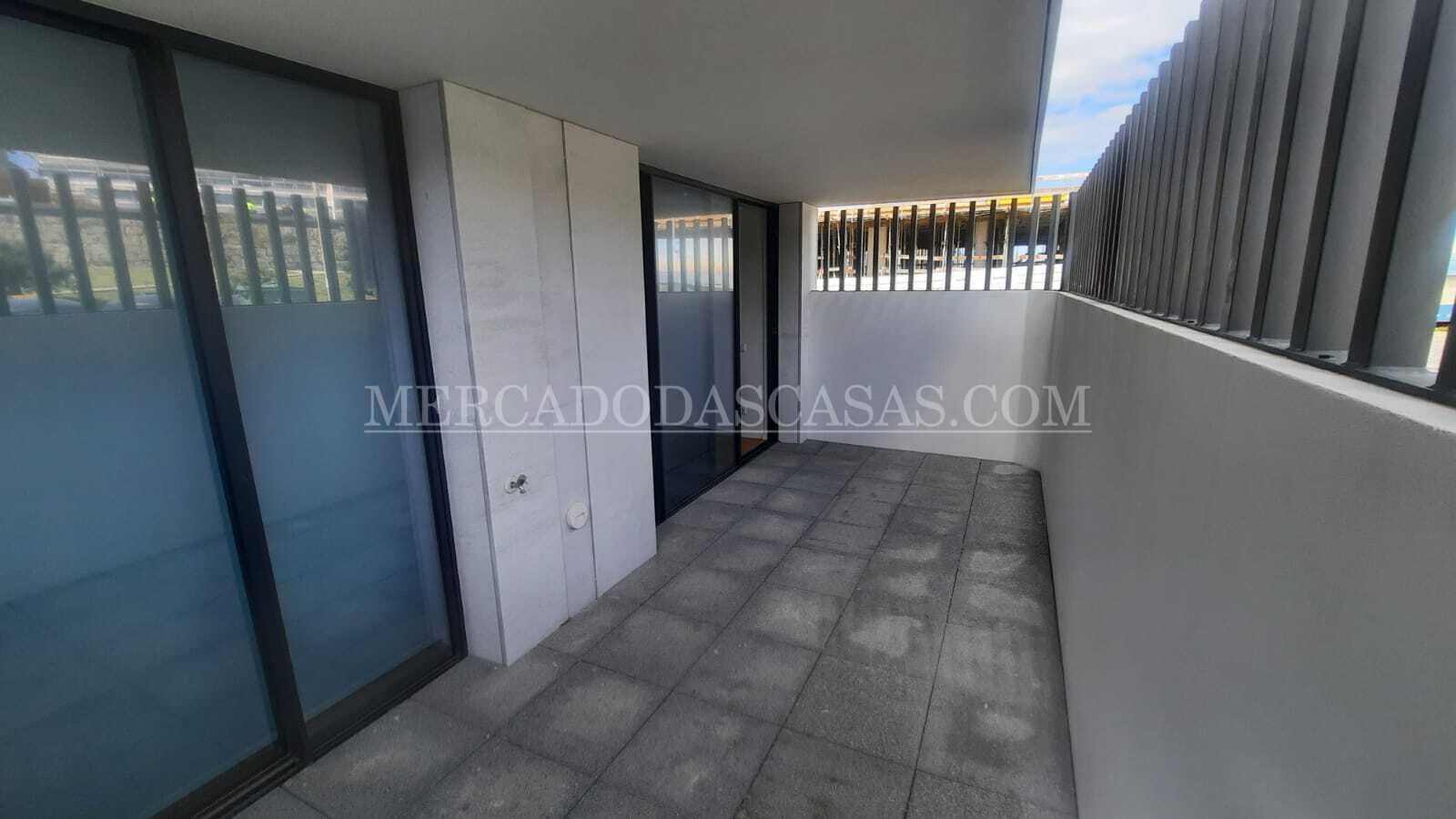 Apartamento T1 Novo com Terraço em Canidelo