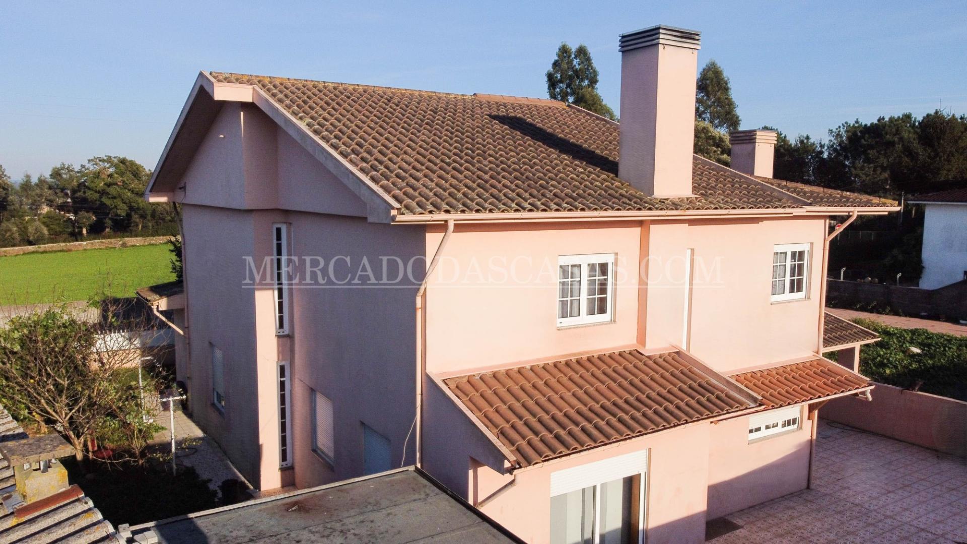 Moradia T6 independente Argoncilhe