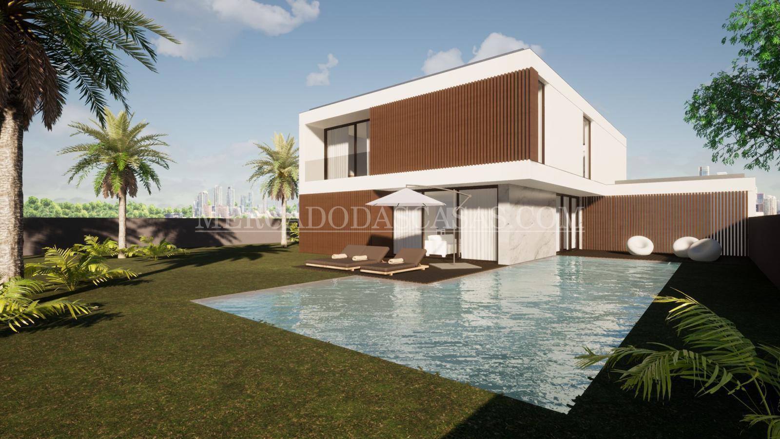Moradia T4 de Luxo com Piscina Aquecida e Jardim