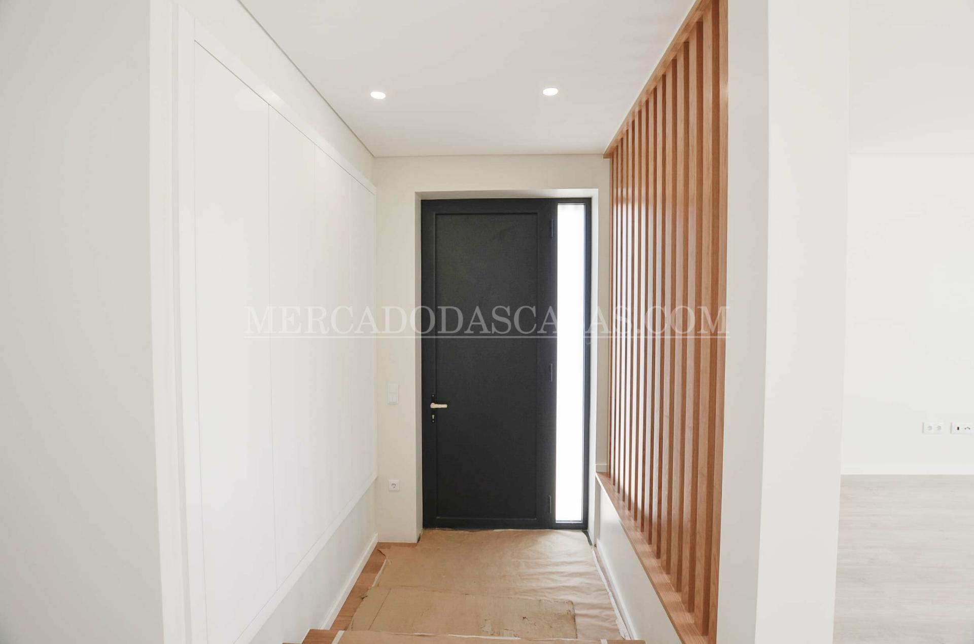 Moradia T4 com Design Moderno e Acabamentos de Excelência