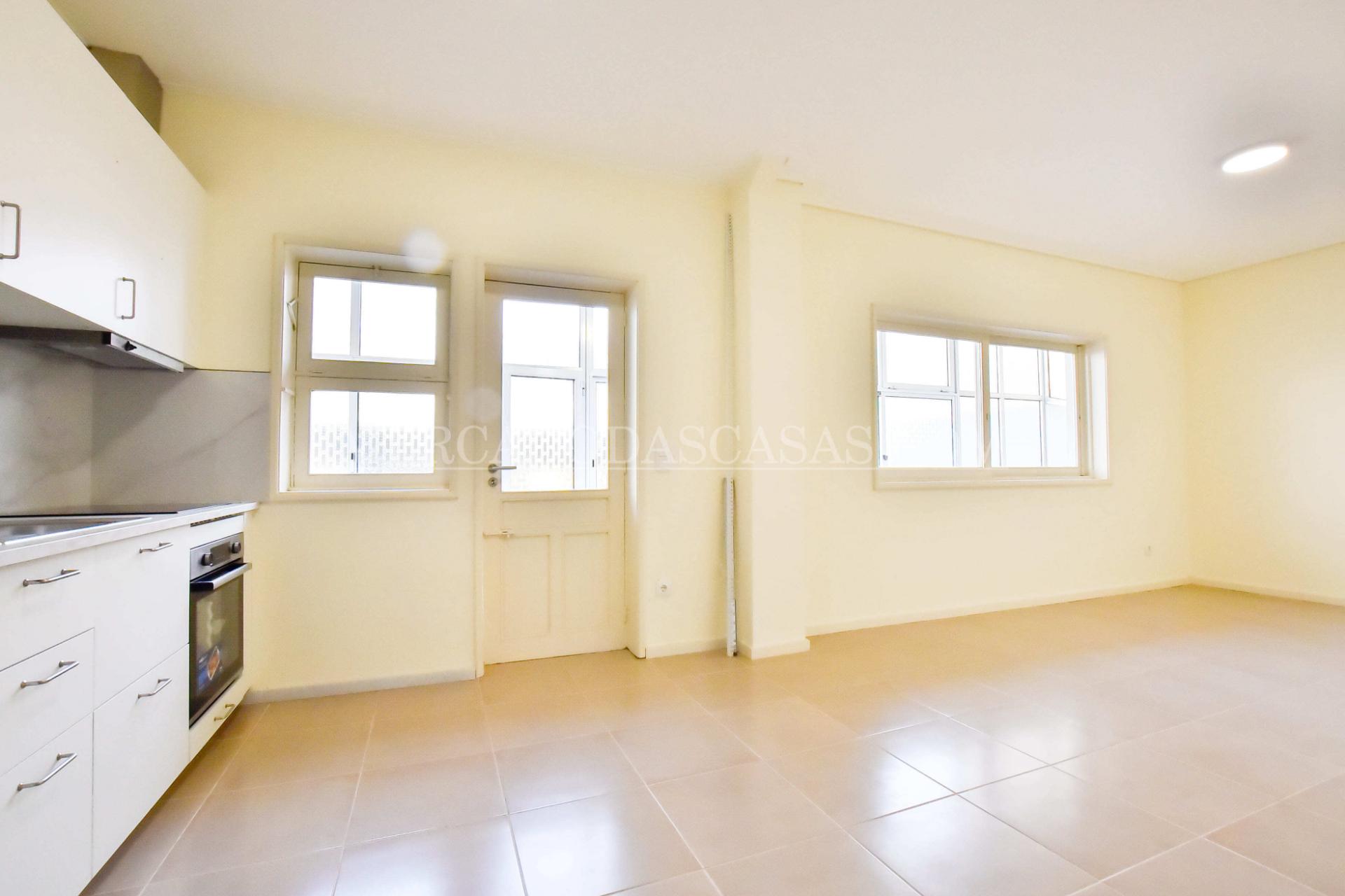 Apartamento T3 centro da cidade de Espinho, junto à igreja