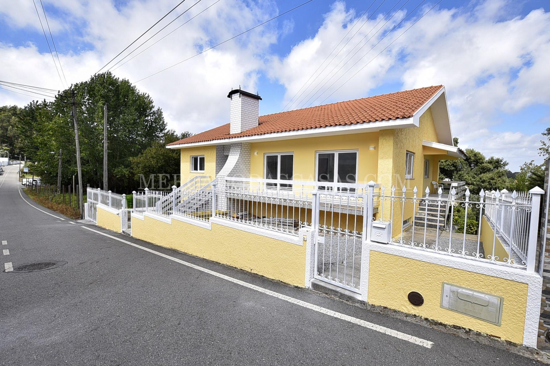 Moradia Isolada T3 em Argoncilhe - Renovada