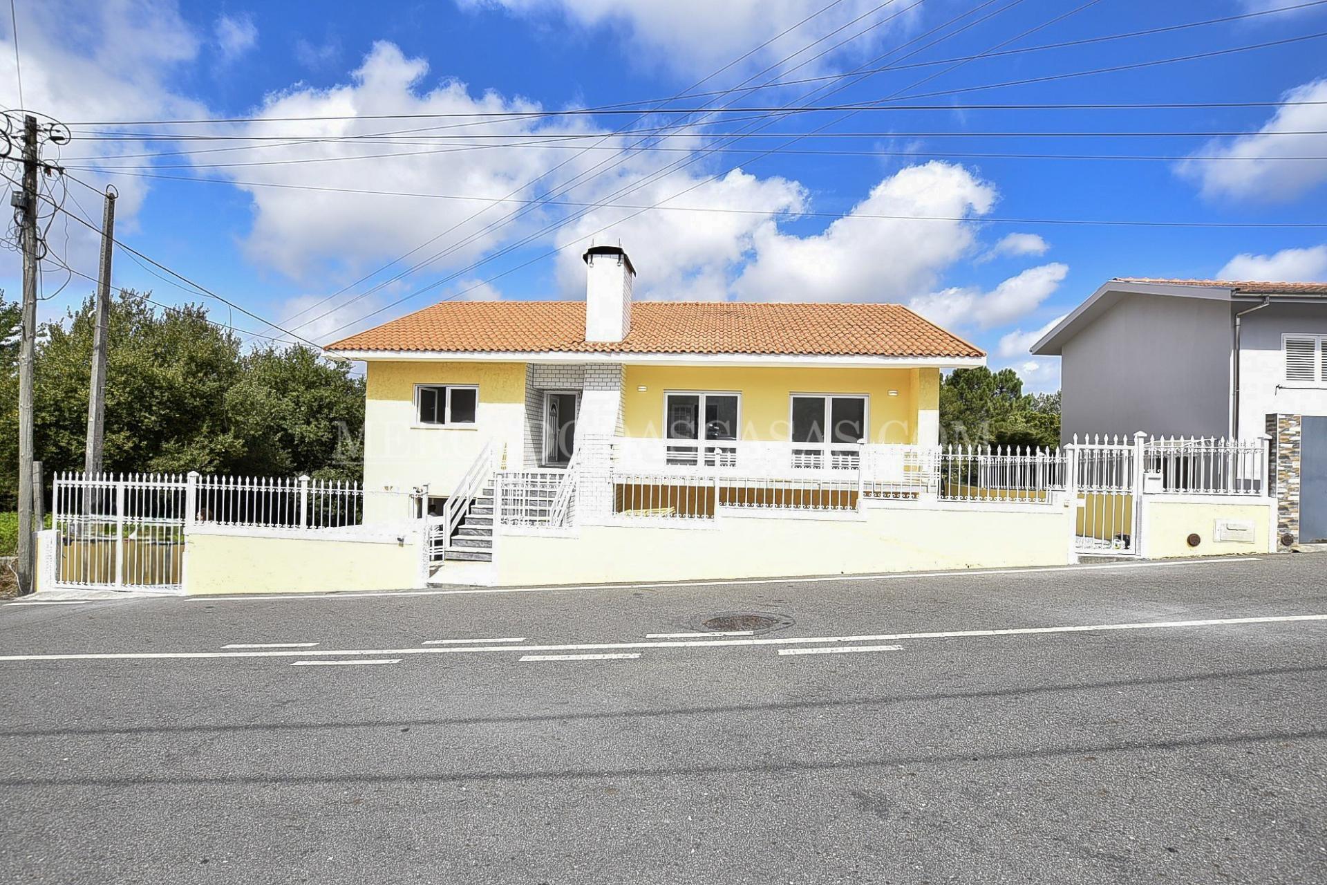 Moradia Isolada T3 em Argoncilhe - Renovada