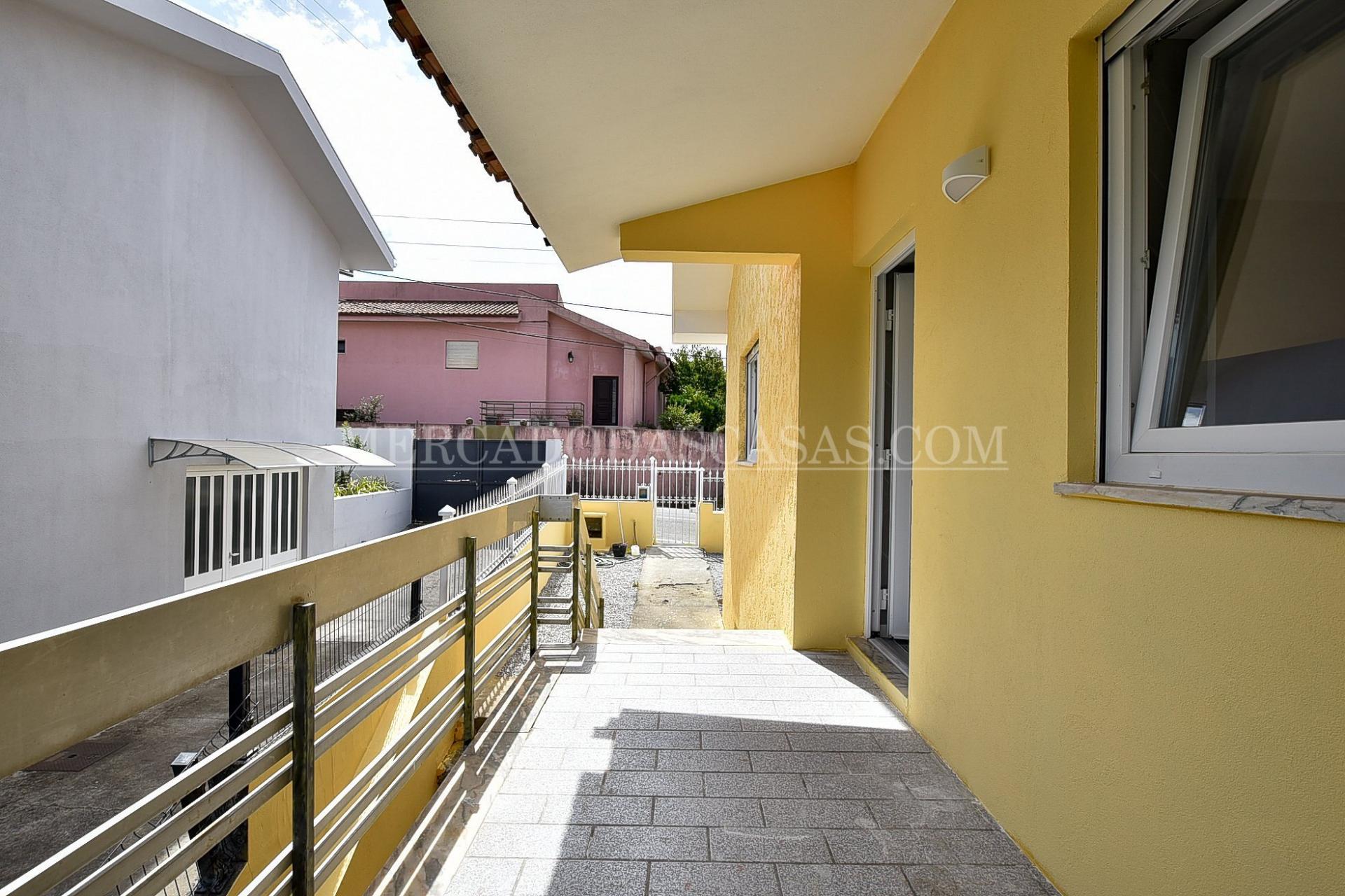 Moradia Isolada T3 em Argoncilhe - Renovada
