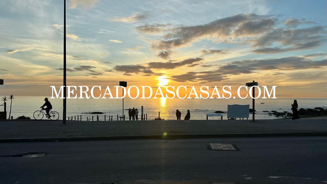 Apresentamos este excelente terreno com 396,54m²,...