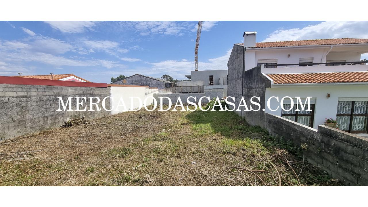 Apresentamos este excelente terreno com 396,54m²,...