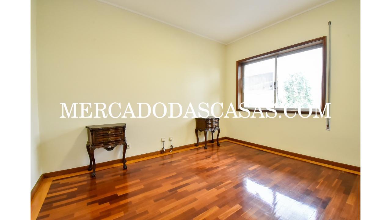 Apartamento&nbsp;T5 em...