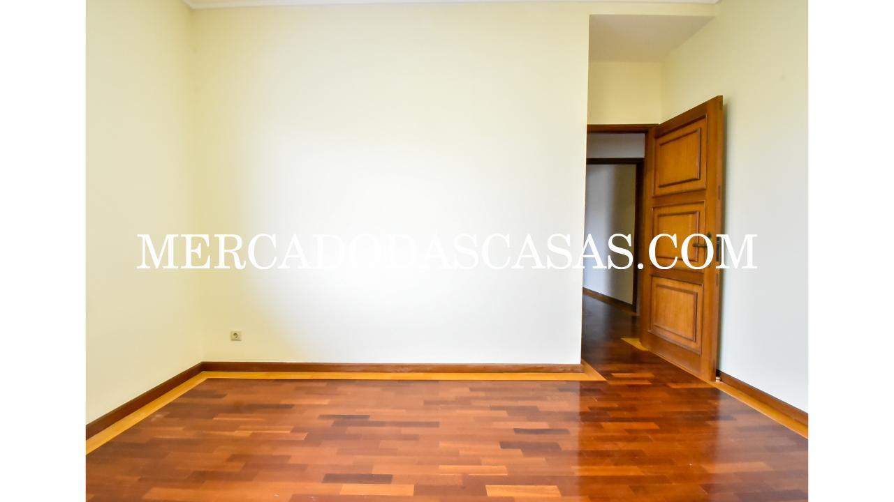Apartamento&nbsp;T5 em...