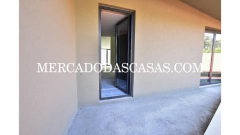 Luxuosa Moradia T3+1 inserida em...