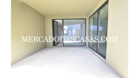 Luxuosa Moradia T3+1 inserida em...