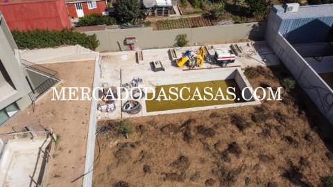 Luxuosa Moradia T3+1 inserida em...