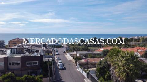 Luxuosa Moradia T3+1 inserida em...