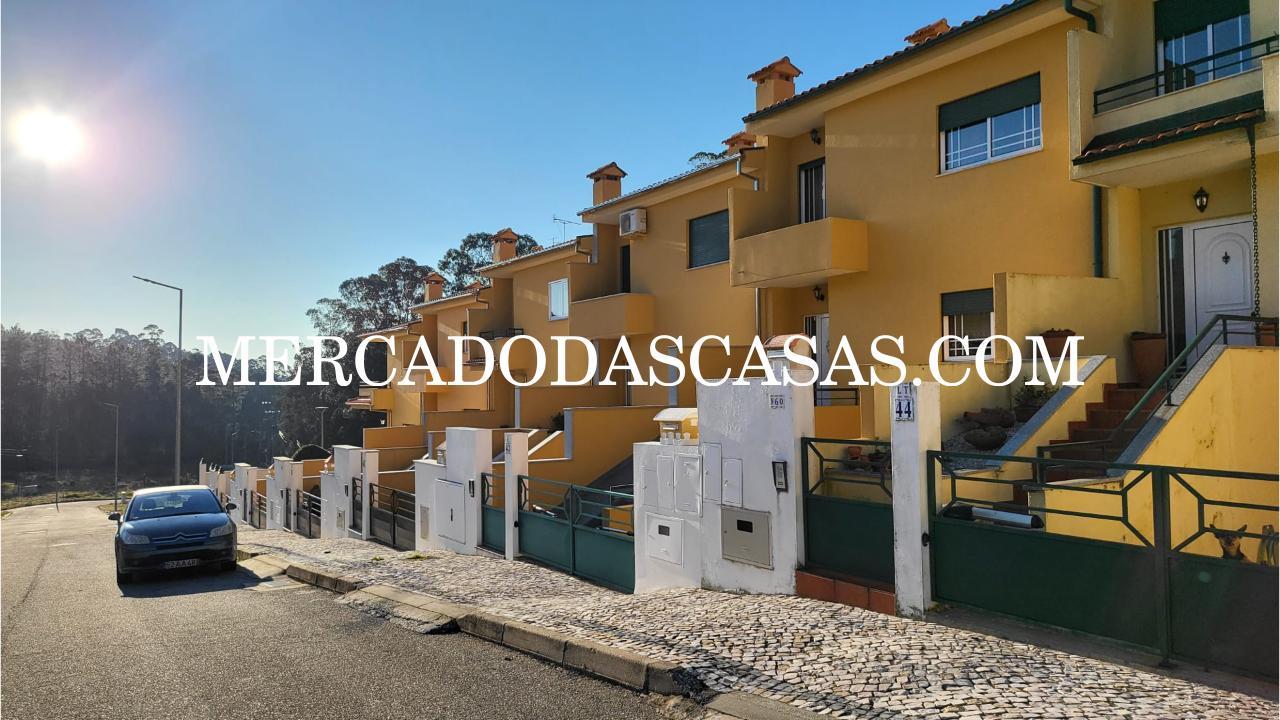 Lotes de terreno disponíveis numa urbanização...