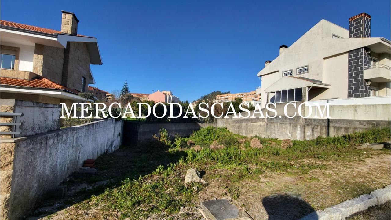 Terreno
 Ao comprar este Terreno Urbano, está a...