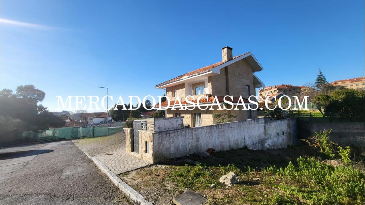 Terreno
 Ao comprar este Terreno Urbano, está a...