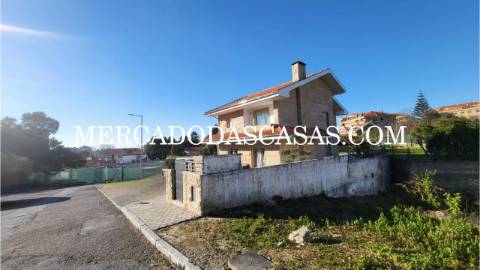 Terreno
 Ao comprar este Terreno Urbano, está a...