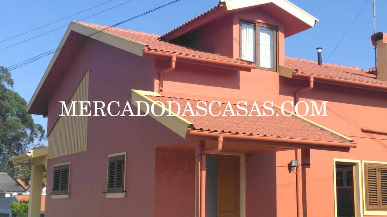 Moradia individual T5, com anexo e grande jardim...