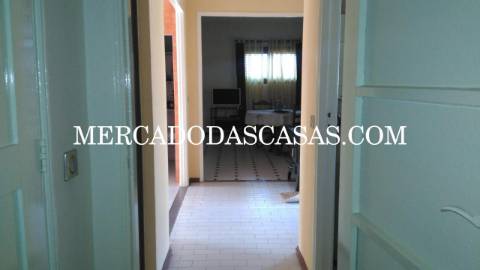 Moradia individual T5, com anexo e grande jardim...