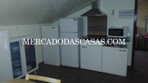 Moradia individual T5, com anexo e grande jardim...