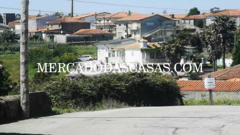 Ao comprar este Terreno está a investir num...