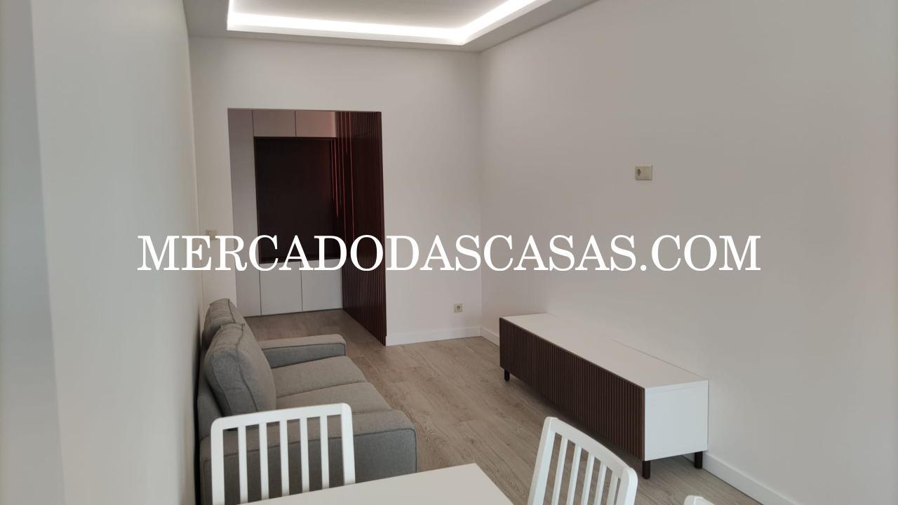 Apartamento T3
 Apartamento totalmente renovado,...