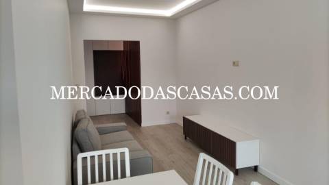 Apartamento T3
 Apartamento totalmente renovado,...