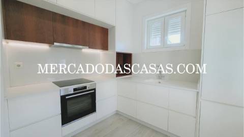 Apartamento T3
 Apartamento totalmente renovado,...