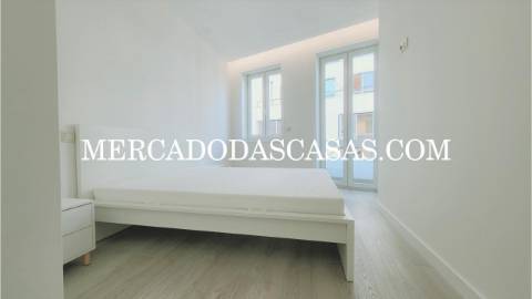 Apartamento T3
 Apartamento totalmente renovado,...