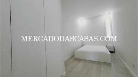 Apartamento T3
 Apartamento totalmente renovado,...