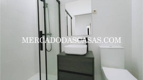 Apartamento T3
 Apartamento totalmente renovado,...