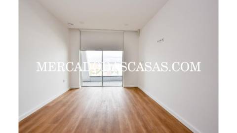 Apartamento T3 com Terra&ccedil;os &ndash;...