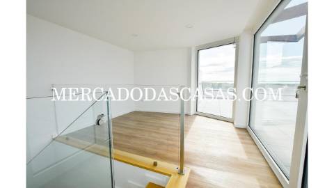 Apartamento T3 com Terra&ccedil;os &ndash;...