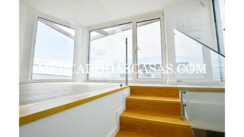 Apartamento T3 com Terra&ccedil;os &ndash;...